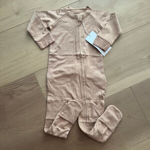 NWT Goumi Kids Sandstone Footie SZ 18-24 mo Tan Baby Jumpsuit Bamboo Zippy